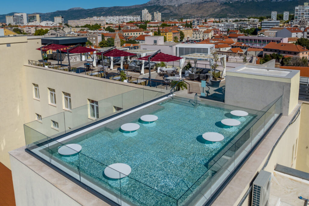 Cornaro Decorative Pool Bar