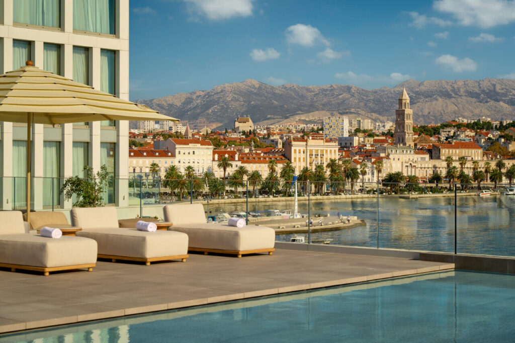 Pool terrace 3