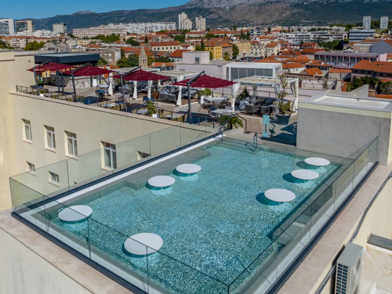 Cornaro Decorative Pool Bar
